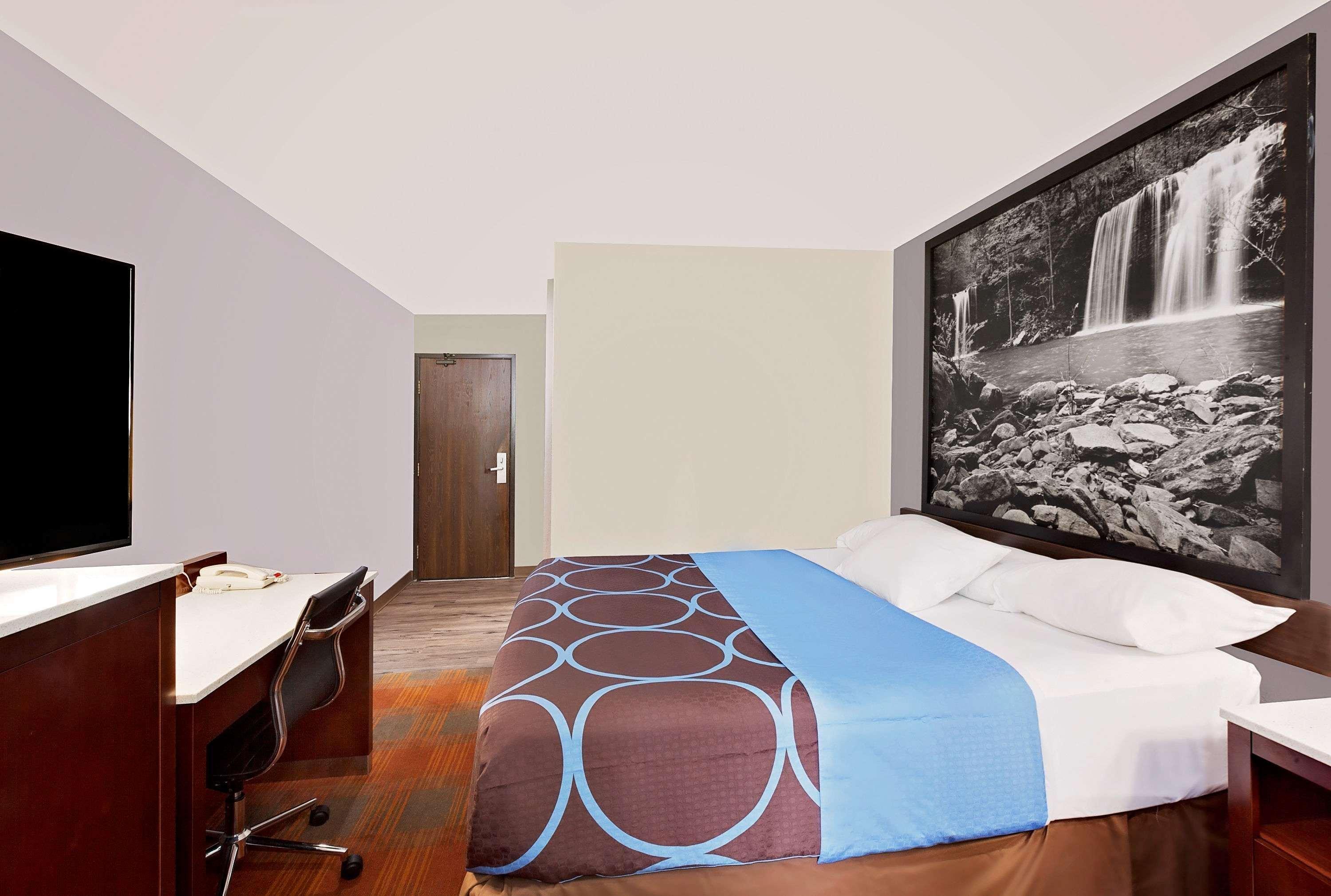 Super 8 by Wyndham Fayetteville Eksteriør billede