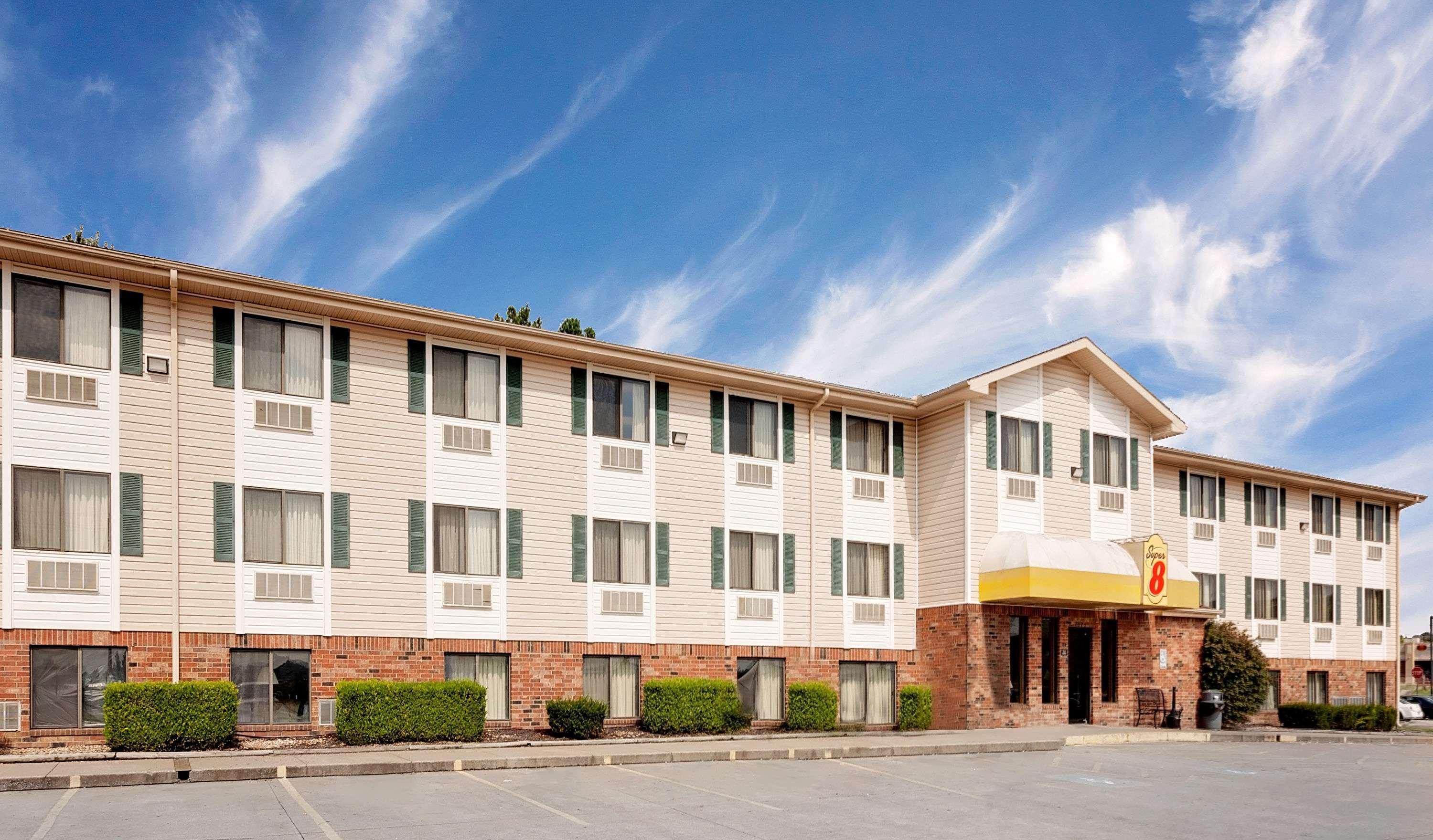 Super 8 by Wyndham Fayetteville Eksteriør billede