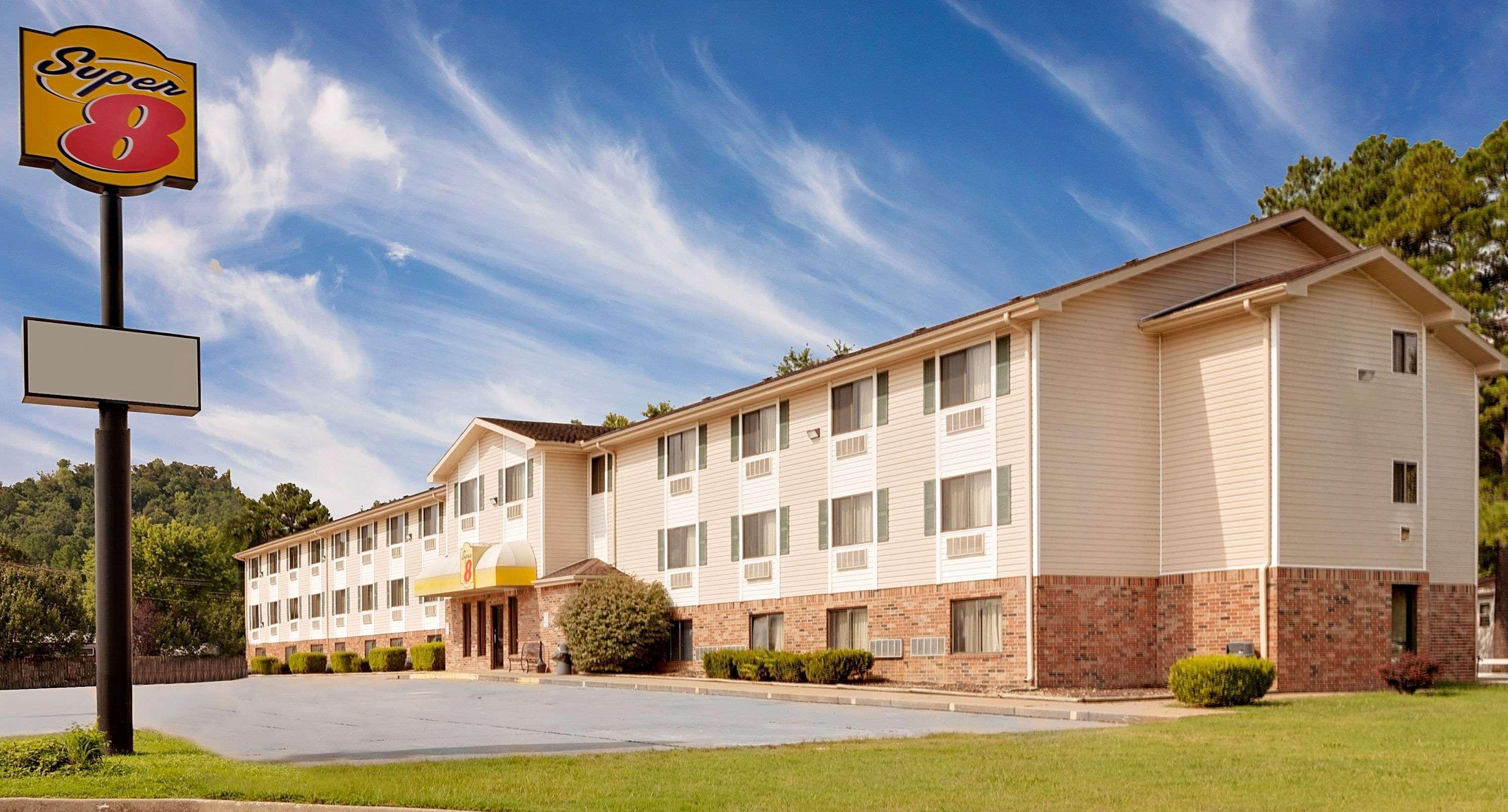 Super 8 by Wyndham Fayetteville Eksteriør billede